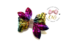 Load image into Gallery viewer, New Classic Scallop Pinch Hair Bow Template | CWC097