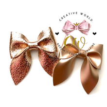 Load image into Gallery viewer, New Classic Pinch Hair Bow Template | CWC011
